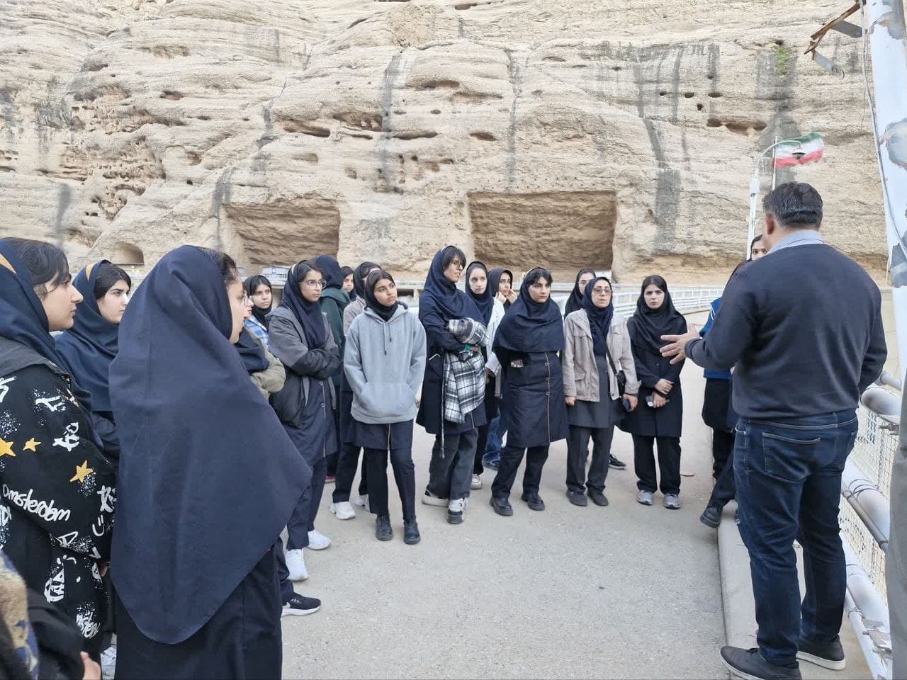 مدرسه نویدمهر
